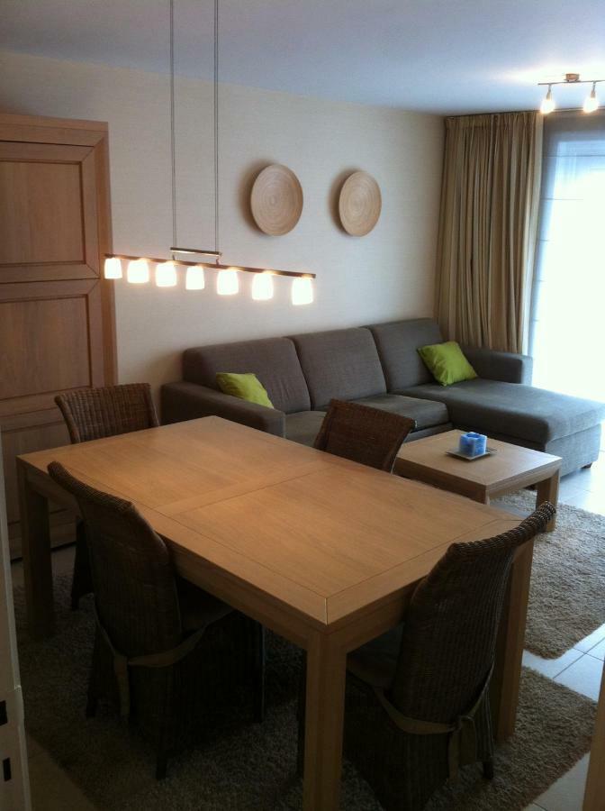 Appartement In Нюпорт Екстериор снимка